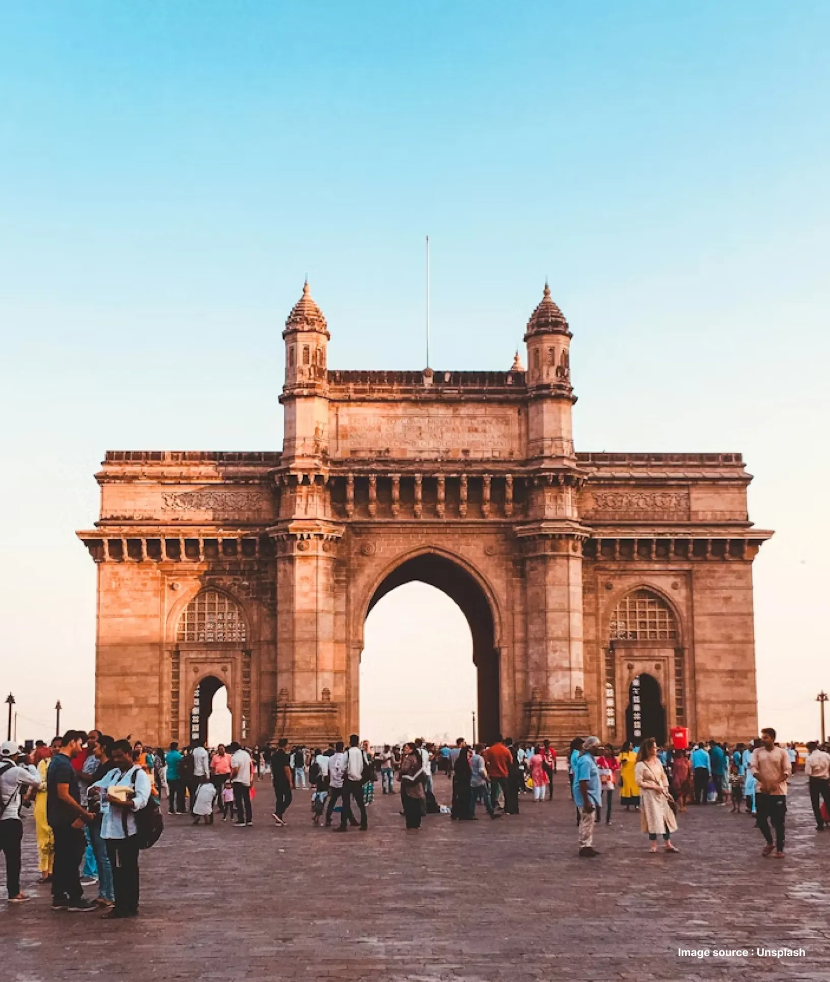 tourists exploring the gateway of india at mumbai