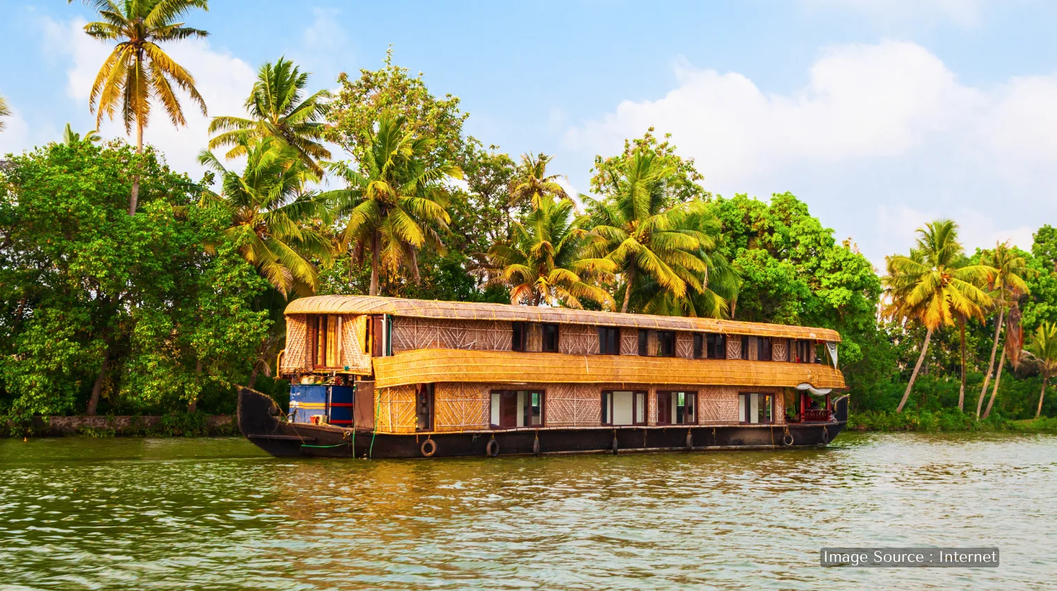 A-kerala-houseboat-backwater-tour