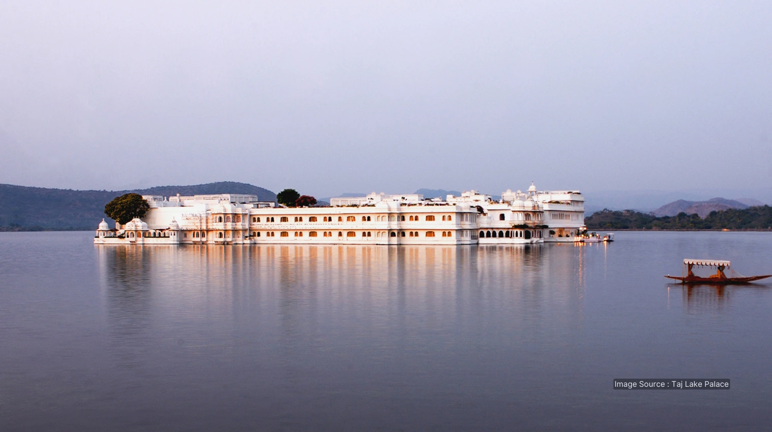 32025 A - Taj Lake Palace - honeymoon travel