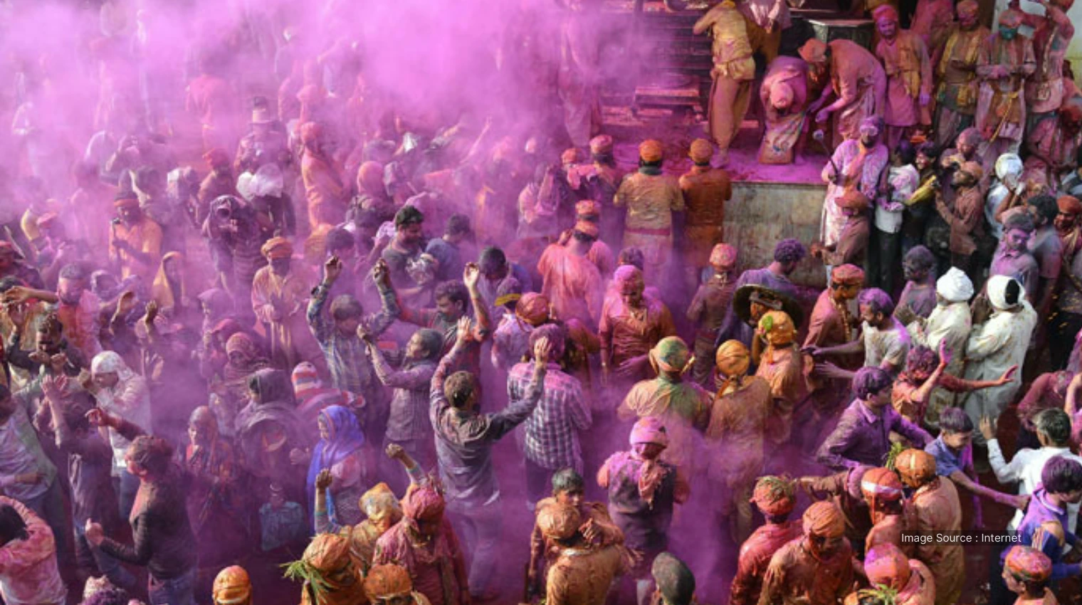 30007 A - celebrating Holi in North India - culture vacation