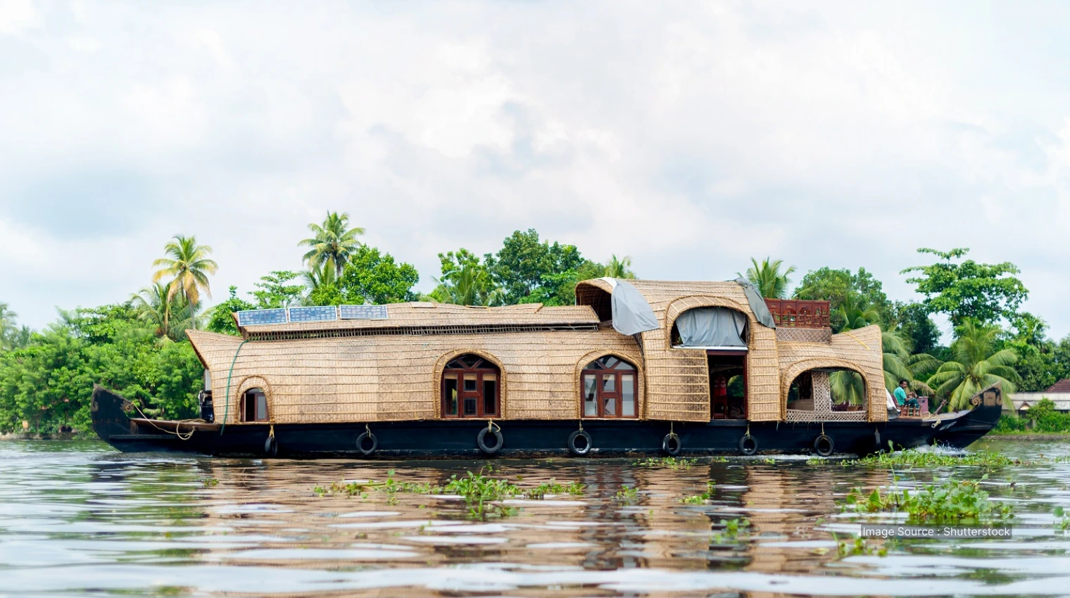 71030 A - Kerala backwaters luxury eco travel