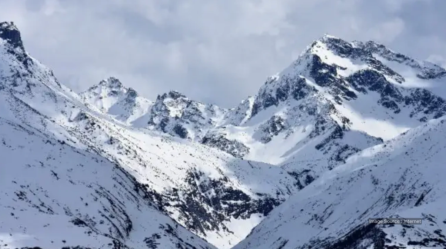 600013 A - Himachal under snow best place to travel to in india