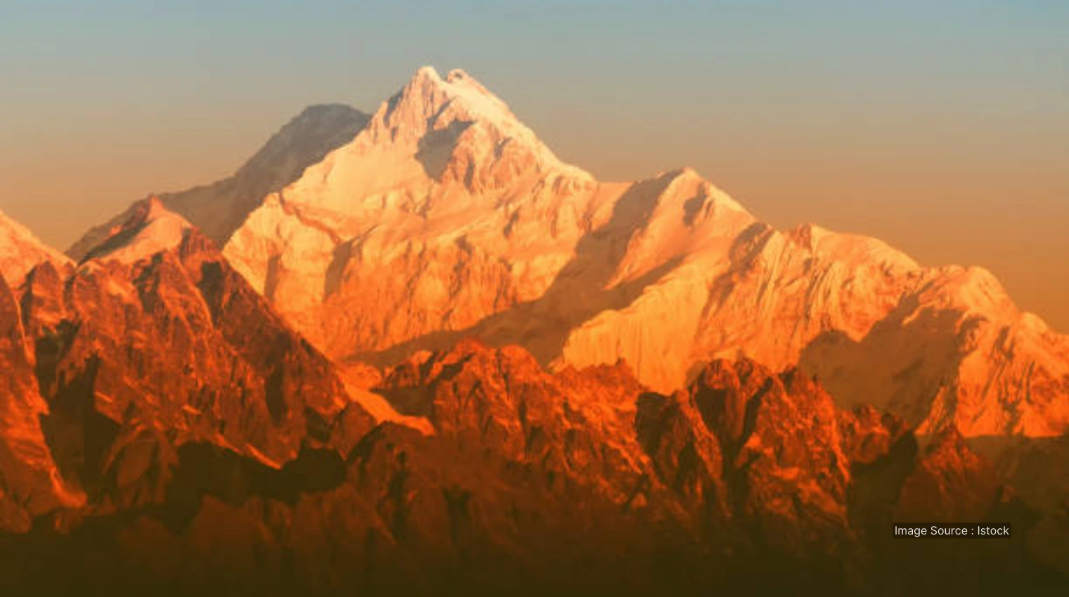 30010 A - The Himalayas at sunrise is a Healing Retreat