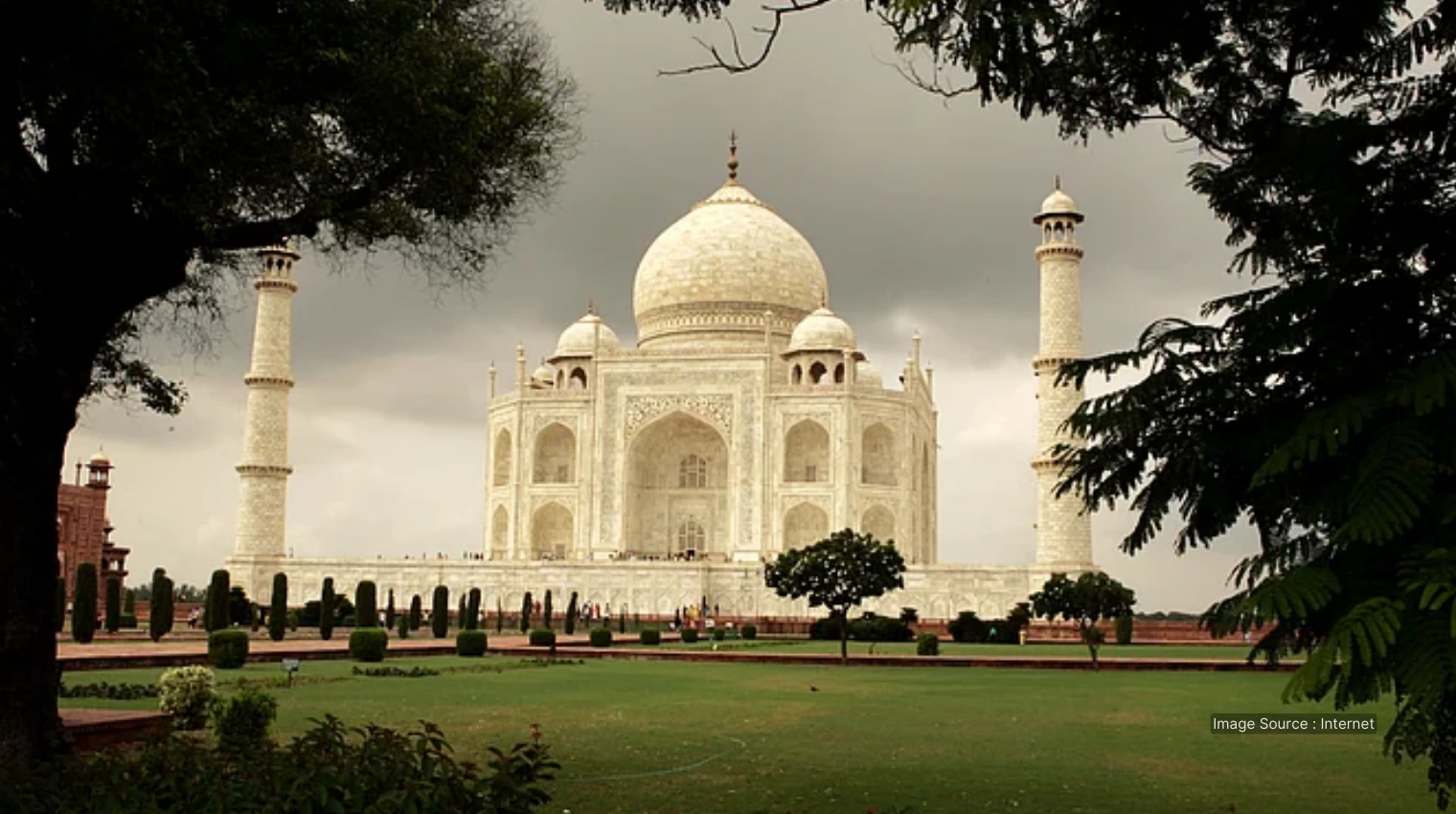500923 A - Taj Mahal india itinerary