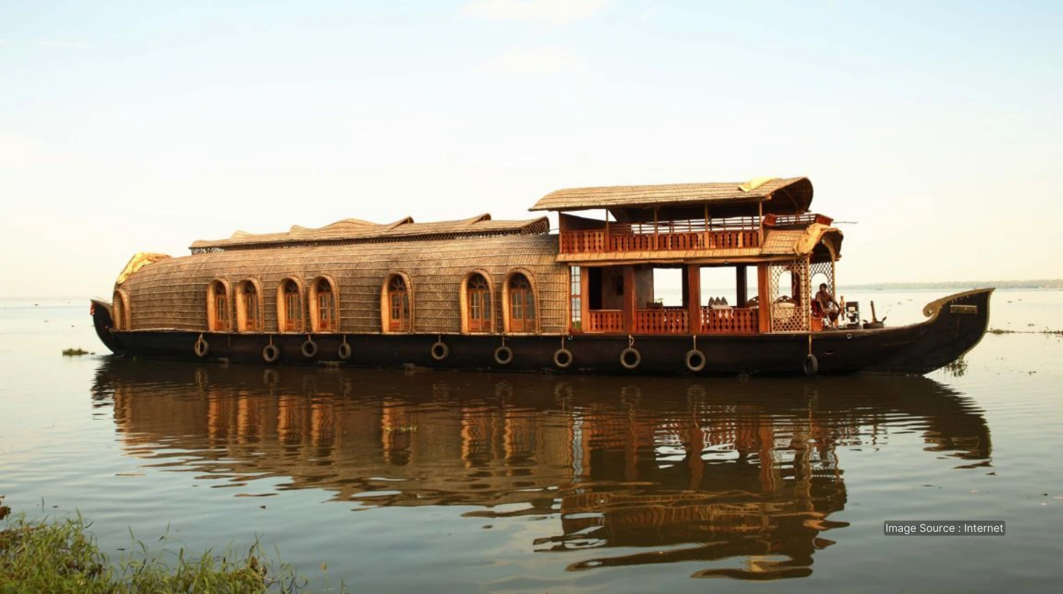 500921 A - Luxury Kerala backwater guided tours