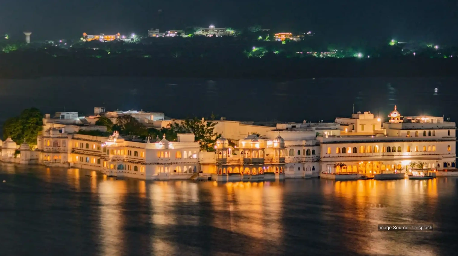 1196 A - taj lake palace, udaipur for american couple tours
