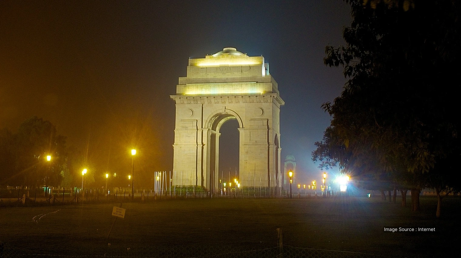 600138 A - india gate at night - best places to travel in north india