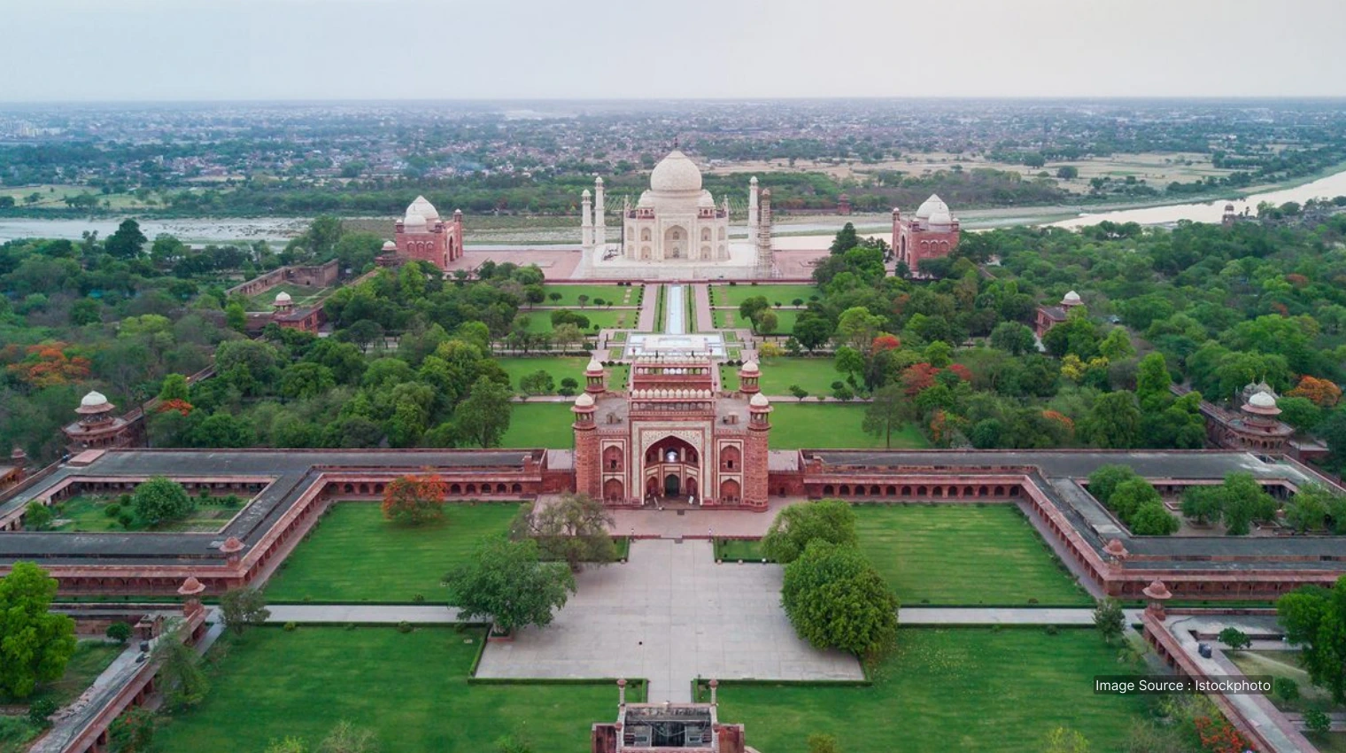 1202 A - taj mahal luxury day tour vs overnight stay