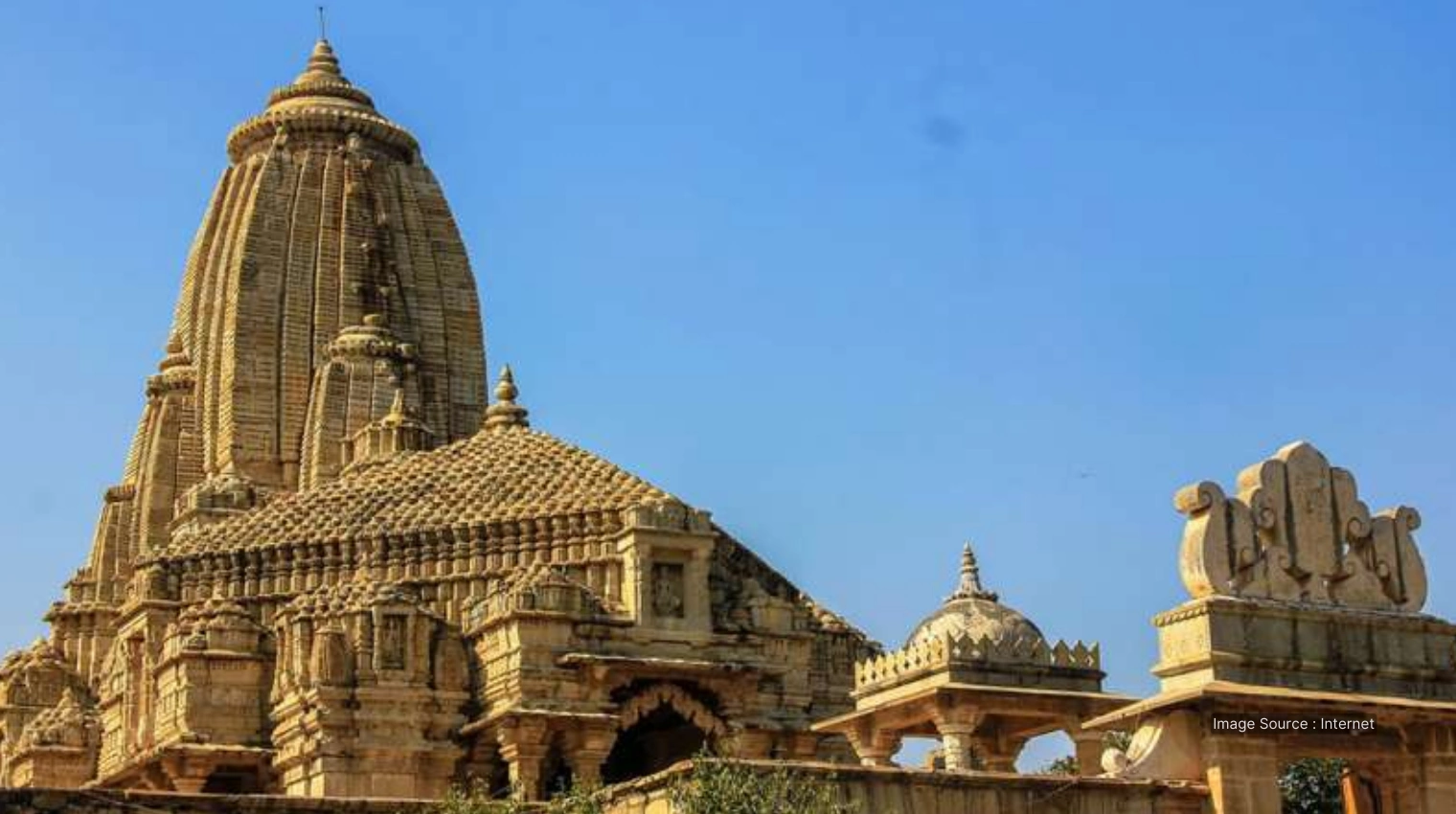 A-ancient-meera-temple-tour-at-rajasthan