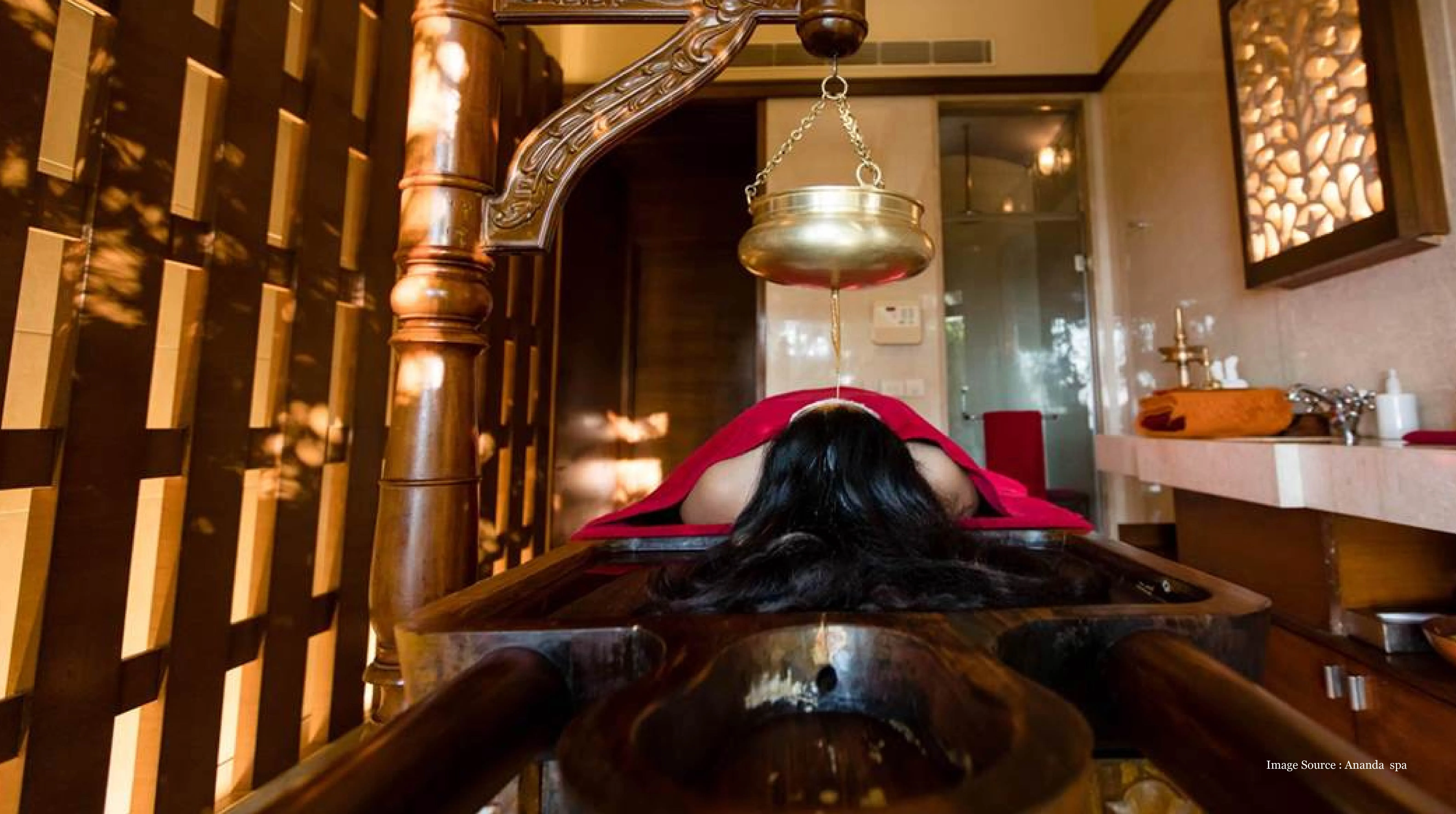 Kerala retreat packages featuring traditional Ayurveda spa therapy session