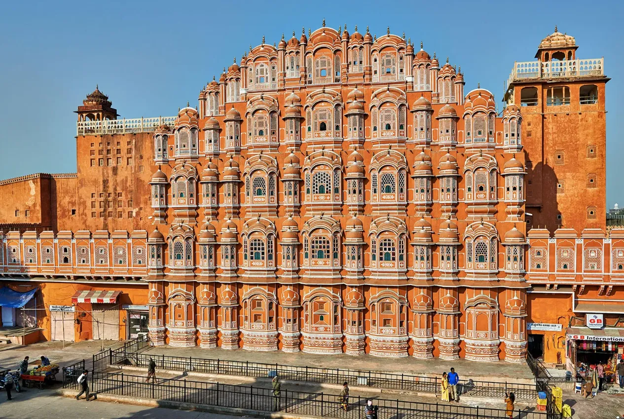 Iconic Hawa Mahal in Jaipur featured in 7 day Rajasthan tour itinerary