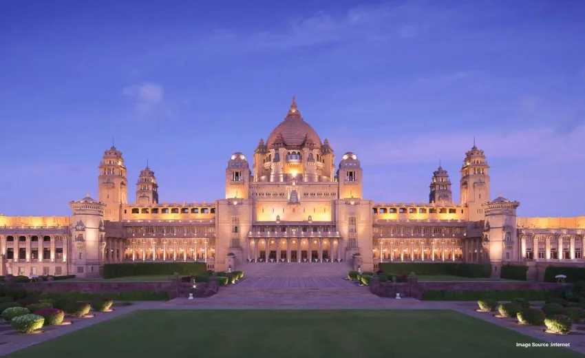 Majestic royal palace showcasing grand Indo-Saracenic architecture