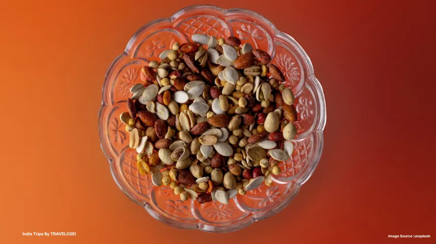 A picture of a bowl of nuts