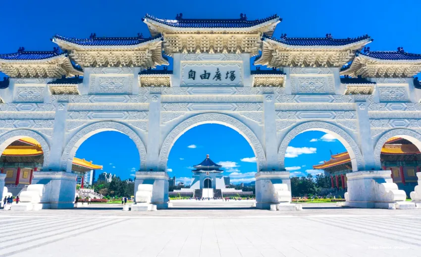 A Grand Front entrance of Chiang Kai-shek Memorial Hall