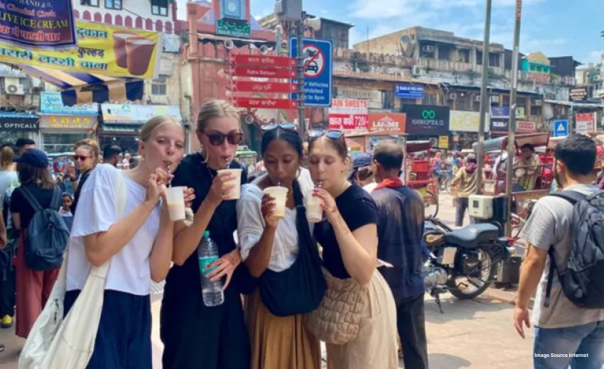 Happy travelers with their private transfer