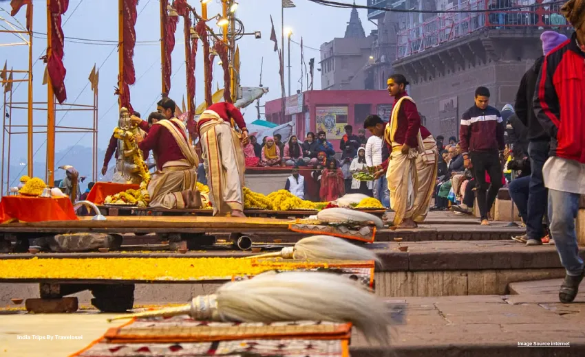 An image to a ceremony taking place at Varanasi Ghats