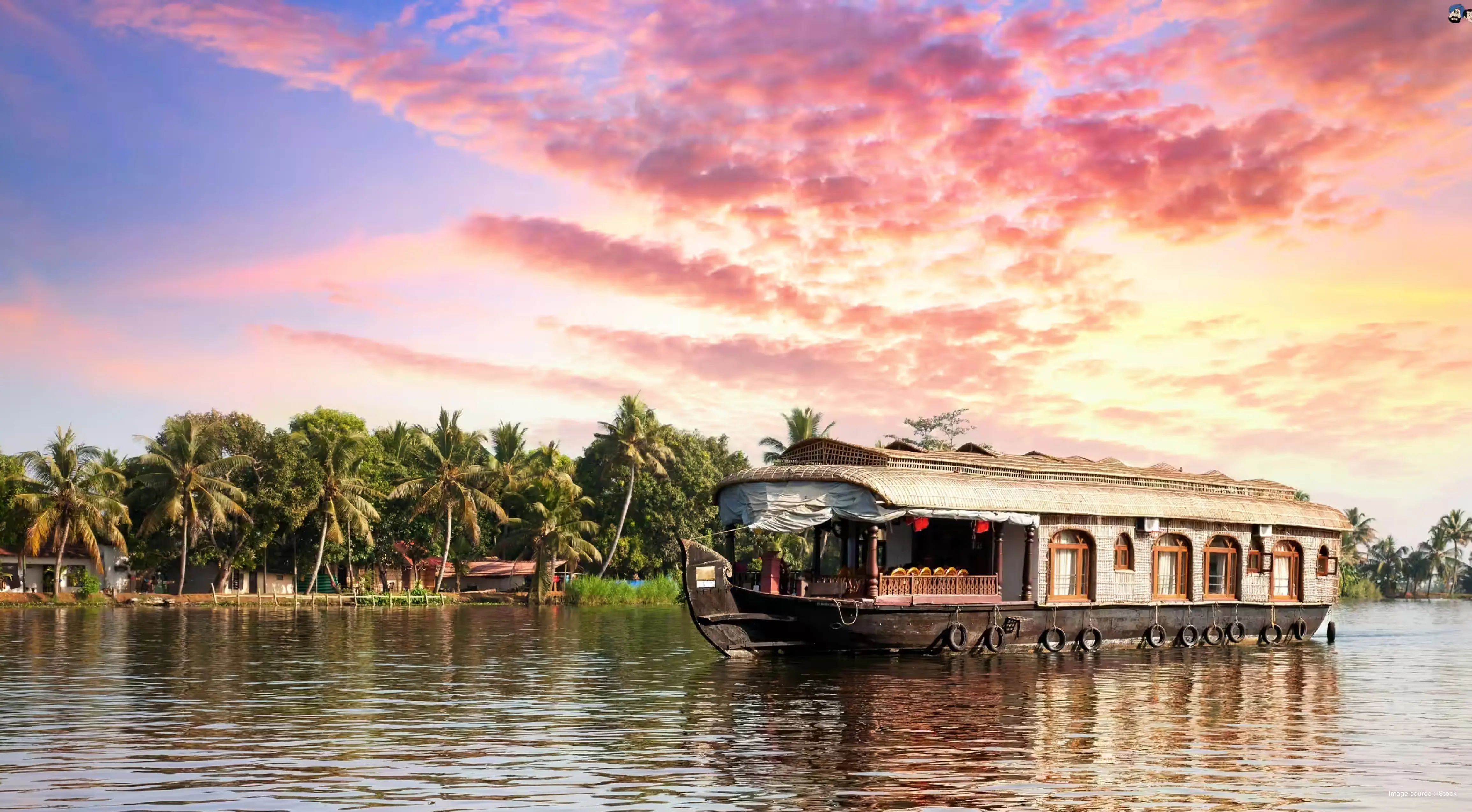 Alleppey-backwaters-of-Kerala