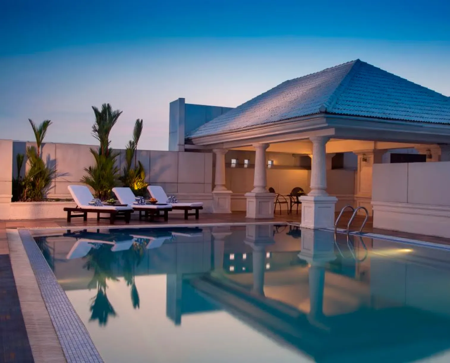 radisson hotel poolside kochi