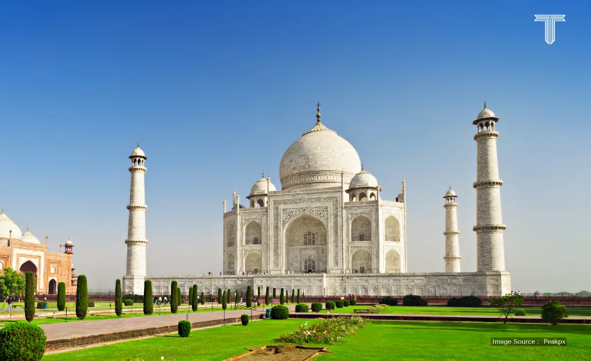 taj mahal private tour - outdoor greenery