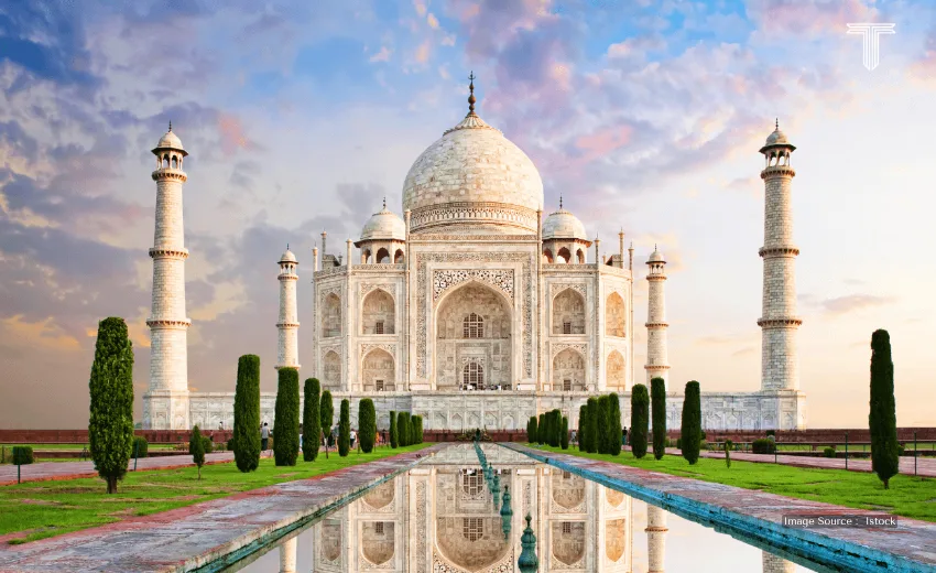 taj mahal private tour - front view