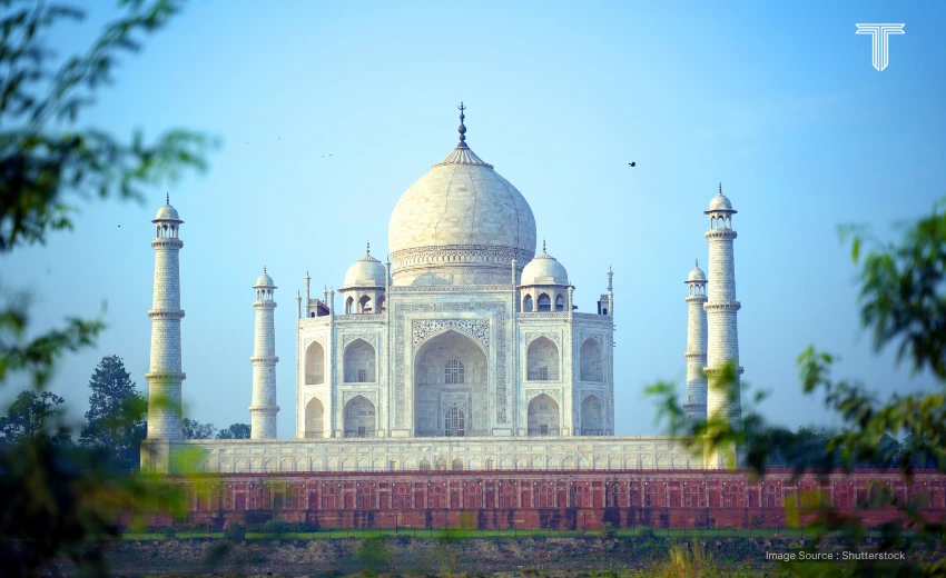 Best Time to Visit The Taj Mahal + Tips for Your Visit - The Daydream Drifters, luxury travel escapes