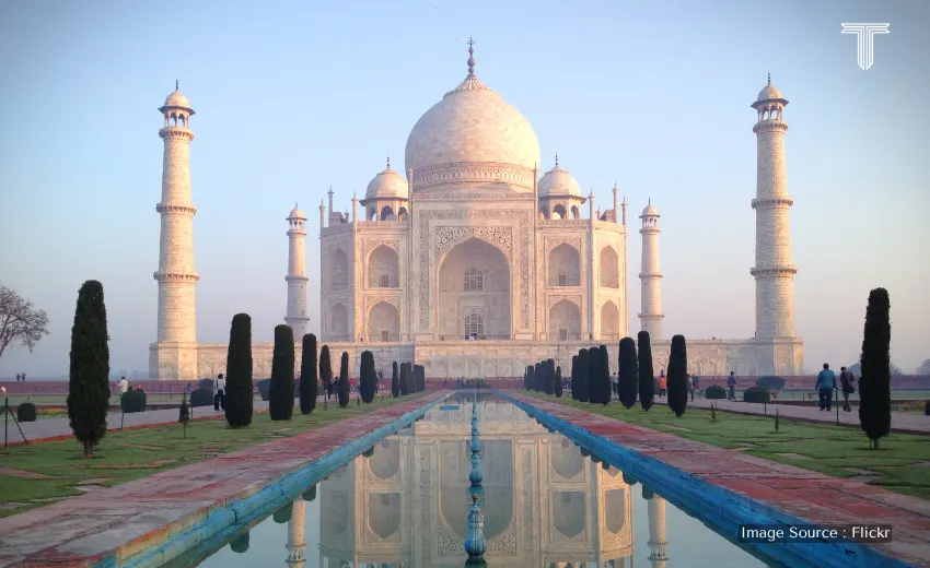 A cinematic shot of private luxury tour the Taj Mahal in Agra