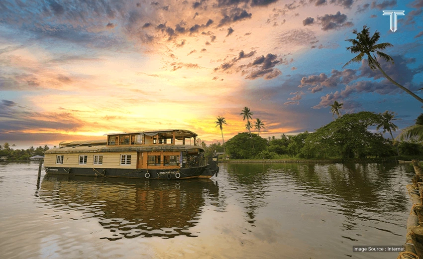 houseboat in kerala backwater - luxury india holiday tour for music & dance lovers