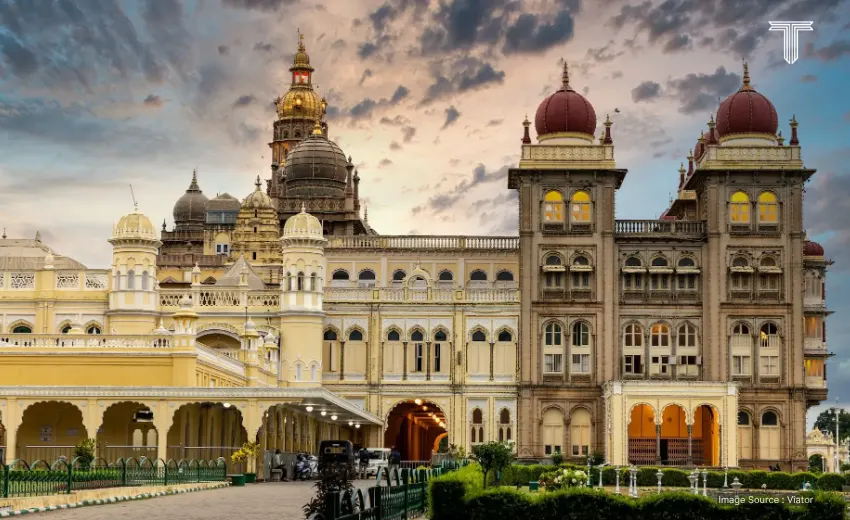 Enjoy a women only tour of the most iconic destinations in India with luxury and high-quality amenities.