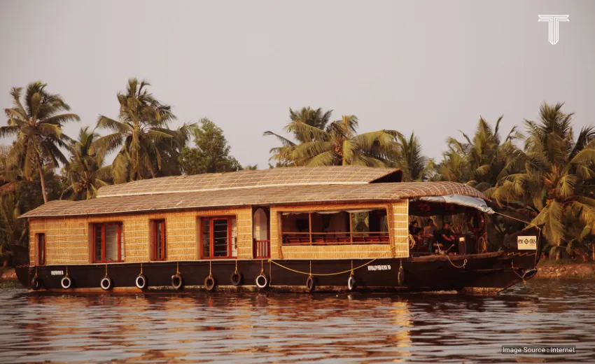 Alleppey backwaters - honeymoon travel