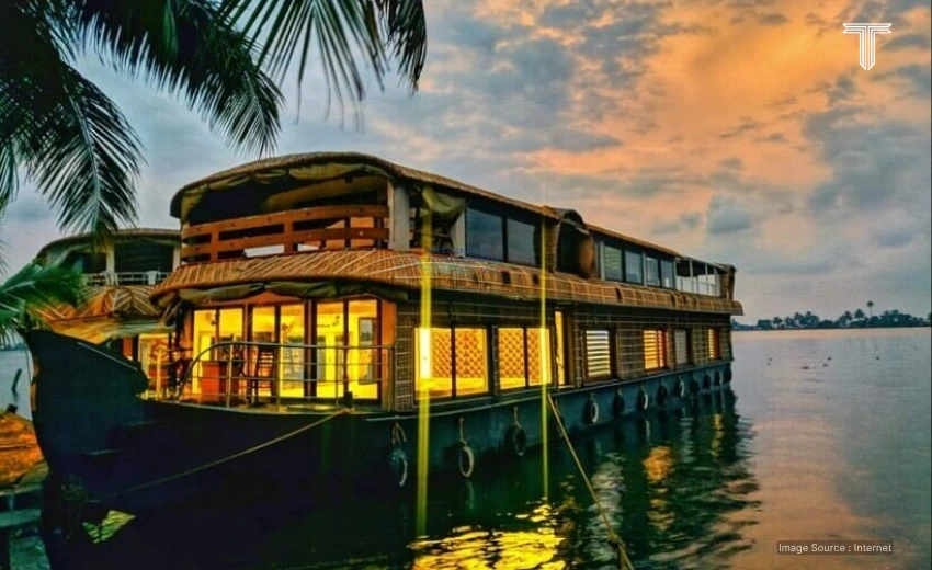 backwater houseboat south india luxury tour - Sunset view