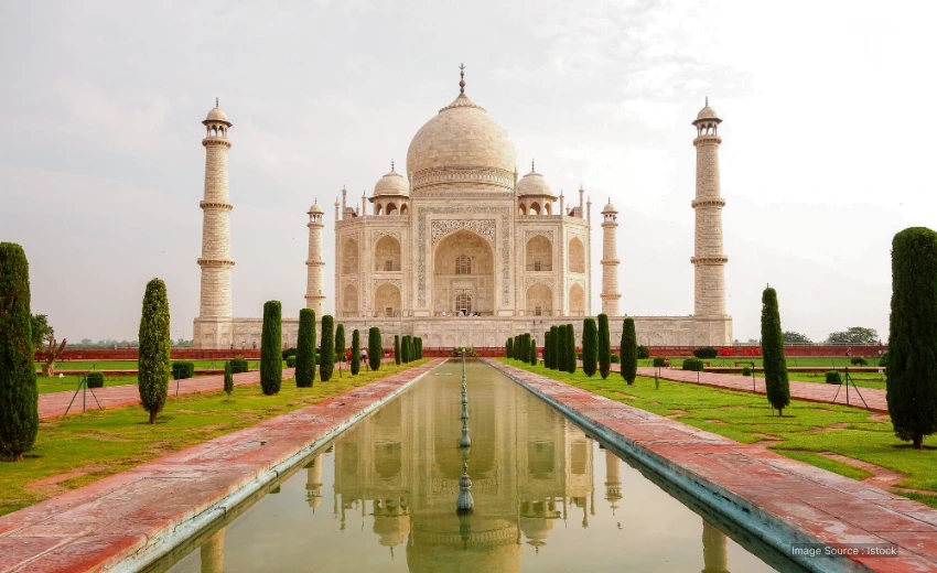 luxury Taj Mahal tour with 5-star resorts
