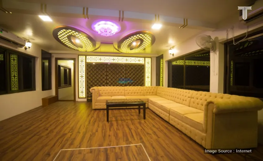  Lake Queen Ultra Luxury Houseboat - kerala backwater resorts