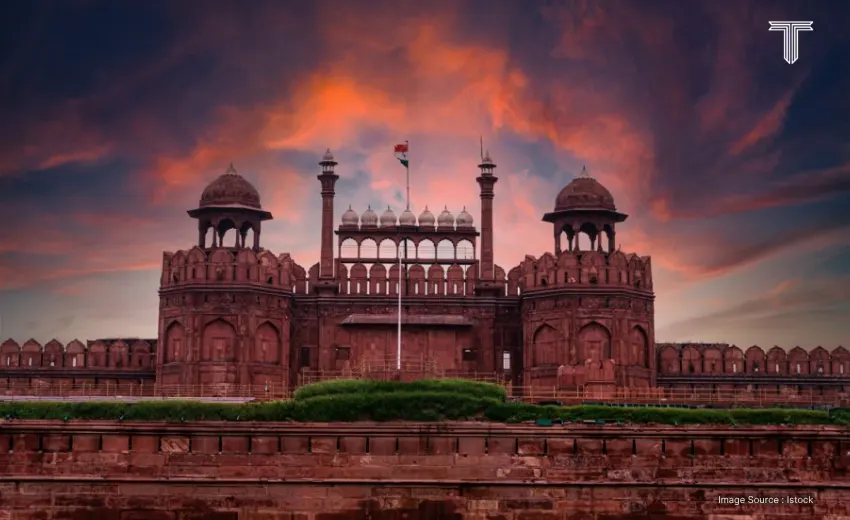 Incredible India Tourism - Red Fort, Hawa Mahal, Taj Mahal, Agra Fort, Qutub Minar, Ajanta Ellora Caves, Villages, Nature 
